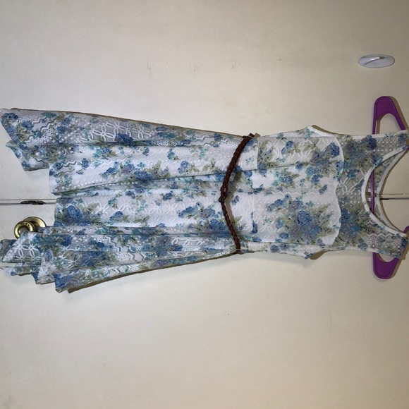 A casual girls dress - Picture 1 of 2